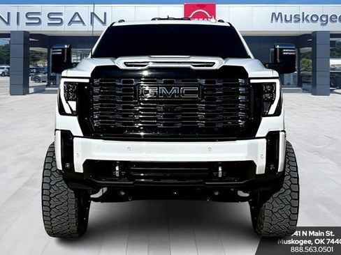 Used 2025 GMC Sierra 2500 Denali Ultimate image 2