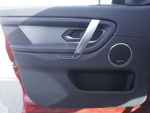 Used 2025 Land Rover Discovery Sport Dynamic SE image 17