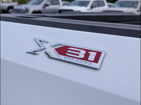 Used 2026 GMC Sierra 1500 SLT w/ SLT Premium Package AWD/4WD image 23