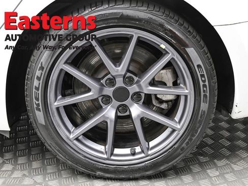 Used 2023 Tesla Model 3 Standard Range image 8