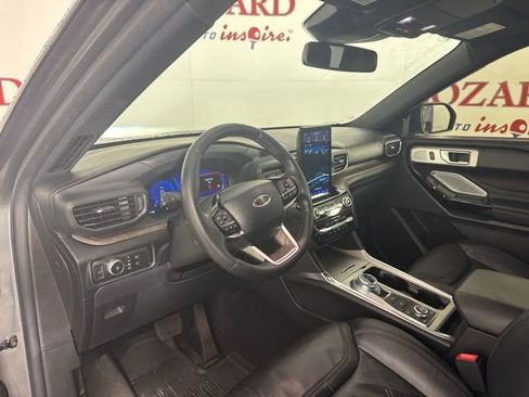 Certified 2023 Ford Explorer Platinum w/ Technology Package image 12