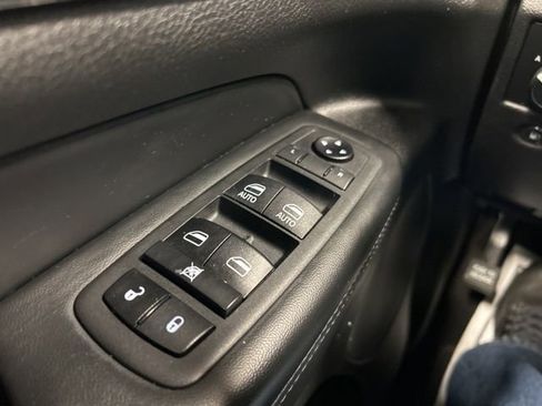 Used 2020 Jeep Grand Cherokee Limited X image 25