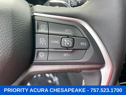 Used 2025 Jeep Grand Cherokee L Limited w/ Black Appearance Package AWD/4WD image 14