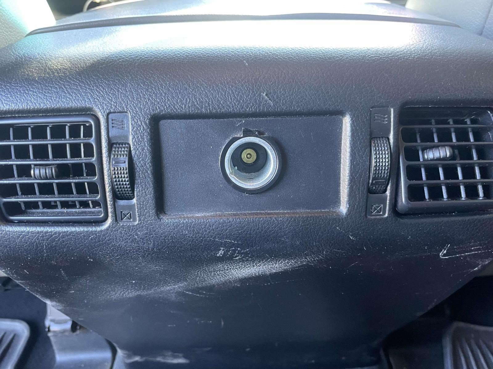 Used 2013 Toyota Tundra Limited w/ Memory Pkg RWD image 9