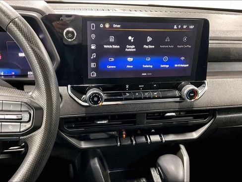 Used 2024 Chevrolet Colorado W/T image 4