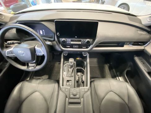 Used 2024 Toyota Grand Highlander Limited AWD/4WD image 23