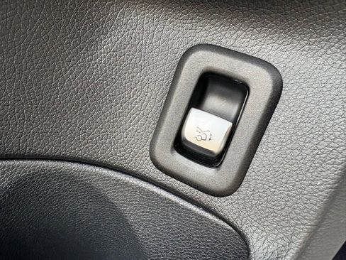 Used 2020 Mercedes-Benz C 300 C 300 image 24