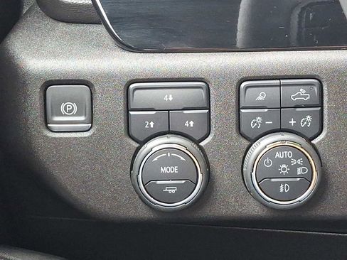 Used 2024 Chevrolet Silverado 2500 LT w/ Z71 Sport Edition AWD/4WD image 25