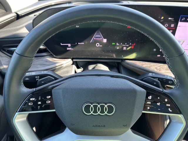 Used 2025 Audi Q5 Premium Plus w/ Premium Plus AWD/4WD image 28