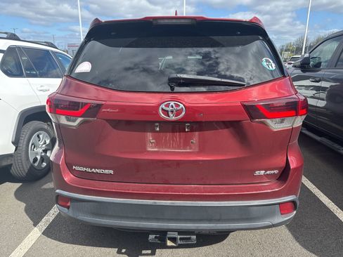 Used 2019 Toyota Highlander SE image 4