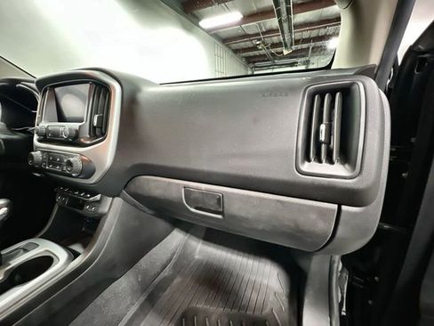 Certified 2022 Chevrolet Colorado LT w/ Luxury Package AWD/4WD image 27