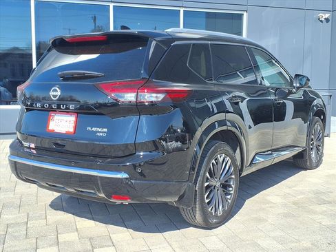 Certified 2025 Nissan Rogue Platinum w/ Platinum Premium Package image 3