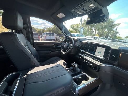 Used 2024 Chevrolet Silverado 1500 High Country AWD/4WD image 32
