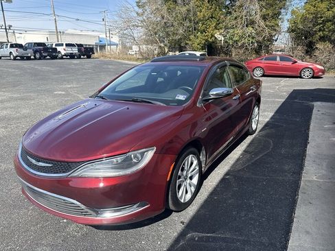 Used 2015 Chrysler 200 Limited w/ Convenience Group image 5