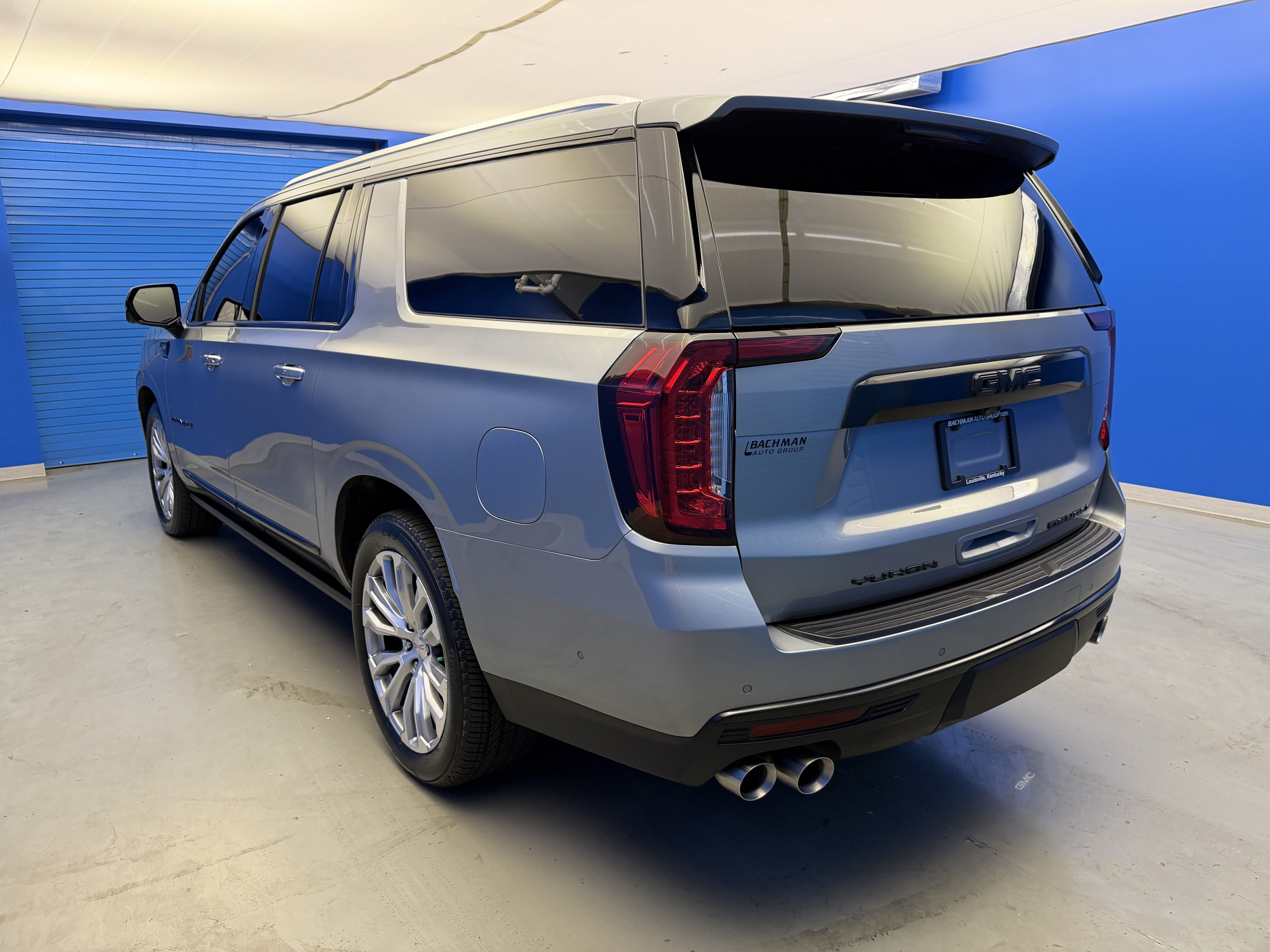 Used 2024 GMC Yukon XL Denali w/ Denali Reserve Package AWD/4WD image 5