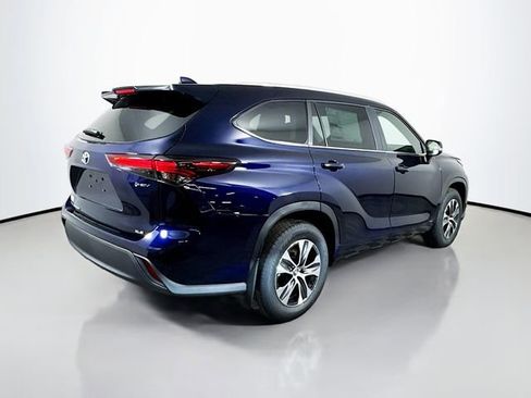 New 2026 Toyota Highlander XLE image 8