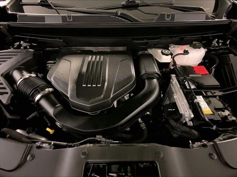 Used 2025 Chevrolet Traverse LT image 10