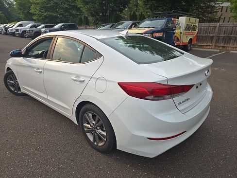 Used 2018 Hyundai Elantra SEL w/ Cargo Package FWD image 4