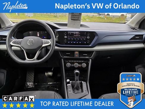 Used 2024 Volkswagen Taos SE image 13