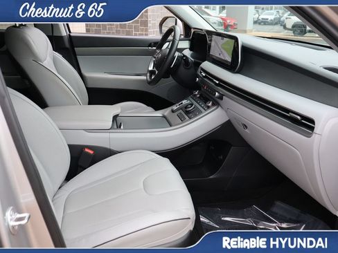 Certified 2025 Hyundai Palisade SEL FWD image 8