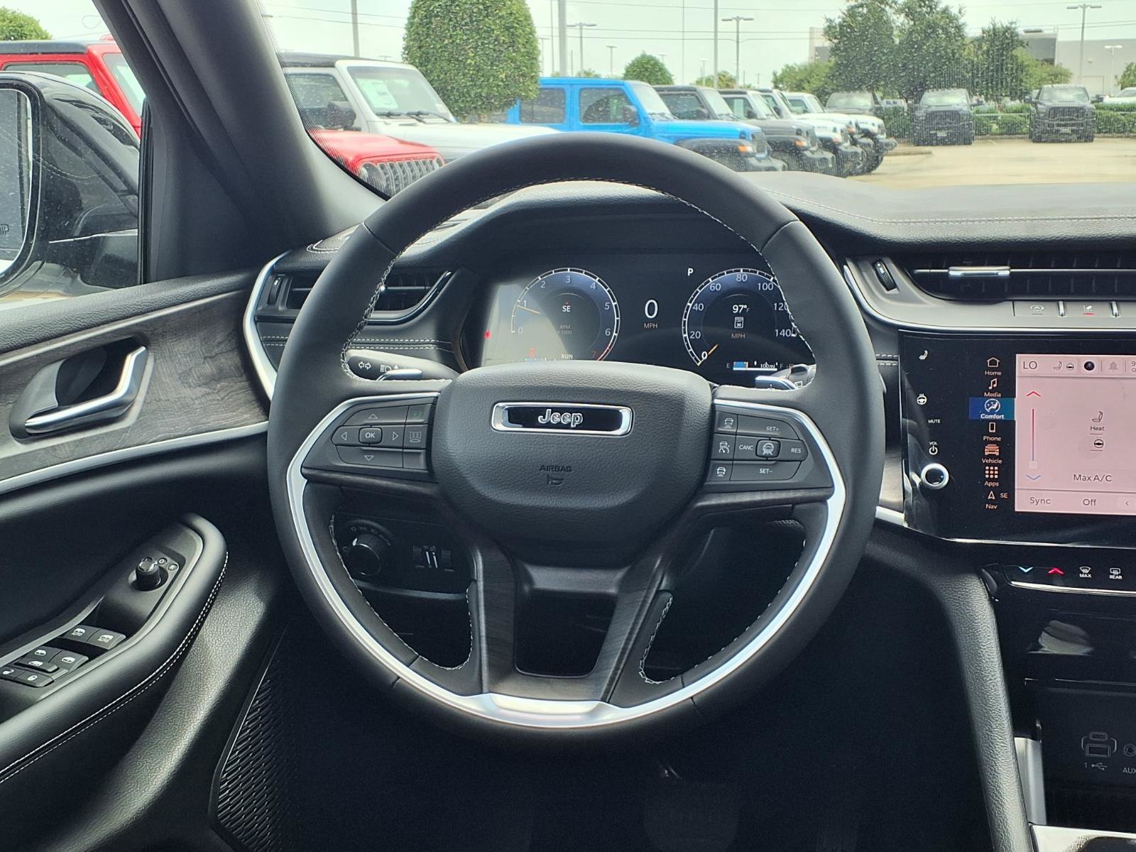 New 2026 Jeep Grand Cherokee Altitude AWD/4WD image 10