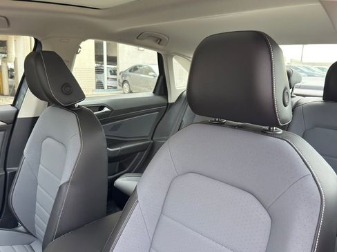 New 2026 Volkswagen Jetta SE FWD image 10