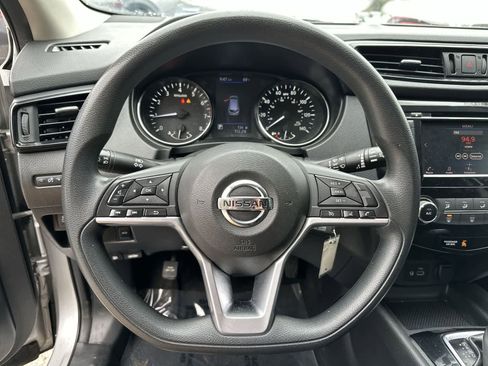 Used 2019 Nissan Rogue Sport S w/ Appearance Package image 17