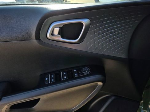 Used 2020 Kia Soul EX FWD image 25
