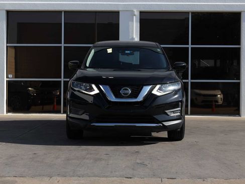 Used 2019 Nissan Rogue S AWD/4WD image 5