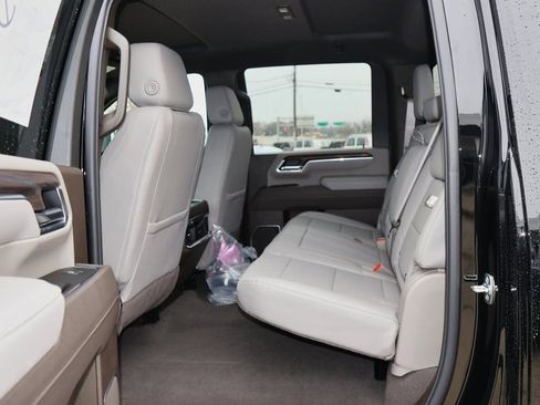 New 2026 GMC Sierra 2500 SLT w/ SLT Premium Package image 12