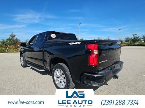 Used 2019 Chevrolet Silverado 1500 Custom w/ Custom Value Package image 3