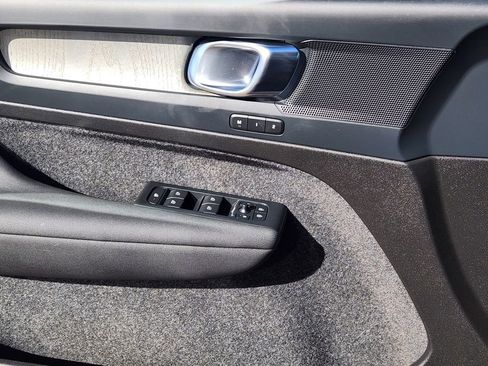 Used 2023 Volvo XC40 B5 Plus w/ Climate Package image 13