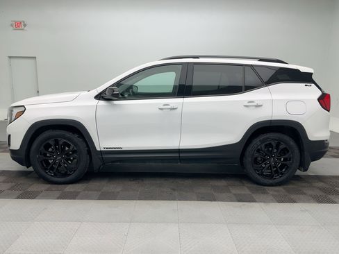 Certified 2020 GMC Terrain SLT w/ Preferred Package image 2