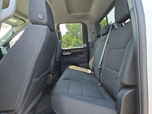 New 2025 GMC Sierra 2500 SLE image 8