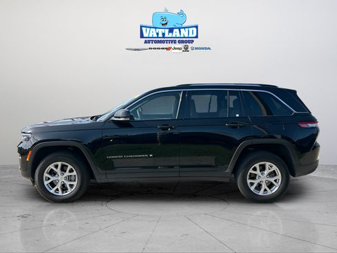 Certified 2023 Jeep Grand Cherokee Limited RWD image 2
