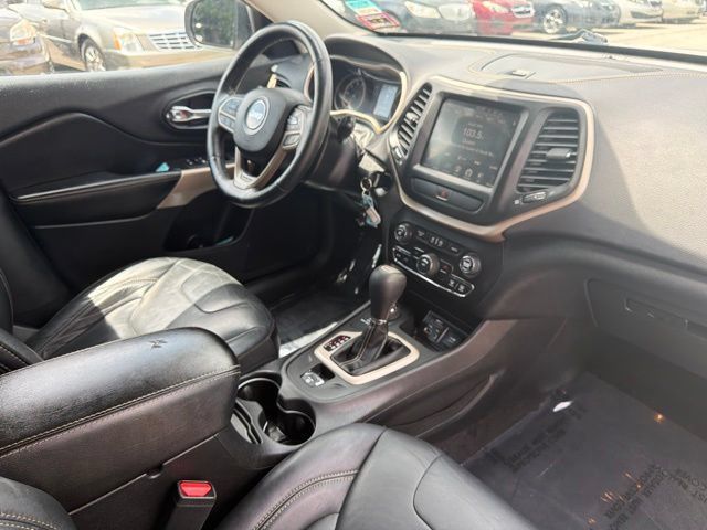 Used 2017 Jeep Cherokee Latitude w/ True North Edition AWD/4WD image 27