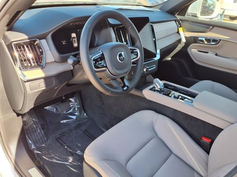 New 2026 Volvo XC90 B5 Plus image 12