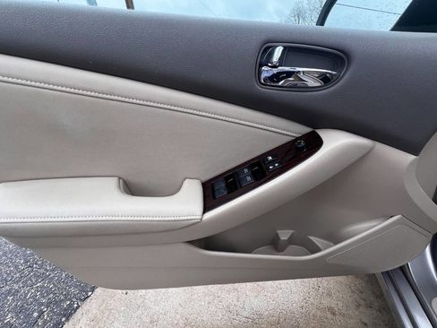 Used 2011 Nissan Altima 2.5 SL w/ 2.5SL Pkg image 16