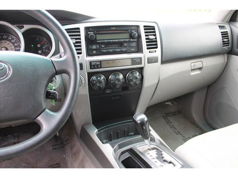 Used 2005 Toyota 4Runner Sport AWD/4WD image 20