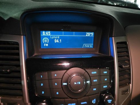 Used 2015 Chevrolet Cruze LT w/ RS Package image 8