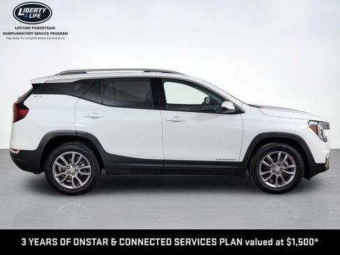 Used 2022 GMC Terrain SLT w/ Infotainment Package II AWD/4WD image 2