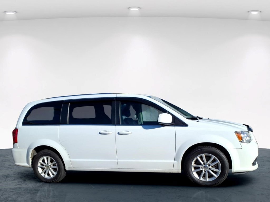 Used 2019 Dodge Grand Caravan SXT w/ Driver Convenience Group FWD image 13