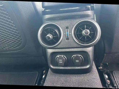 Used 2019 Kia Stinger image 23