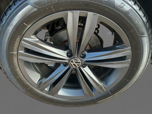 Used 2022 Volkswagen Atlas Cross Sport SEL R-Line AWD/4WD image 14
