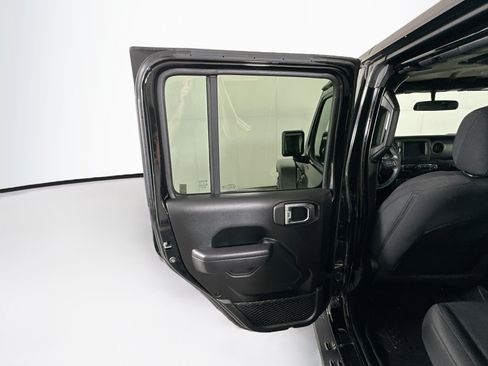 Used 2022 Jeep Gladiator Sport AWD/4WD image 25