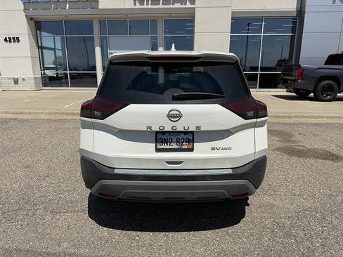 Used 2023 Nissan Rogue SV AWD/4WD image 4