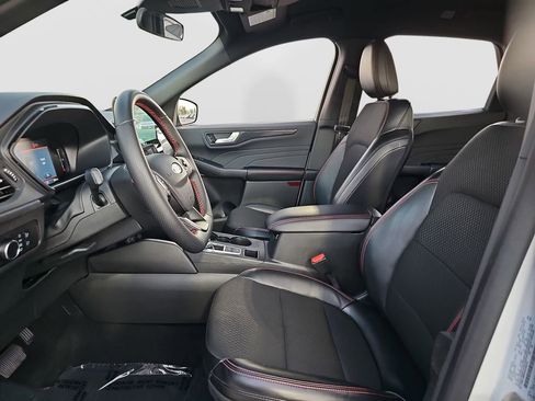 Used 2025 Ford Escape ST-Line w/ Tech Pack #1 image 17