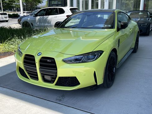 Used 2021 BMW M4 Competition w/ Executive Package RWD image 3