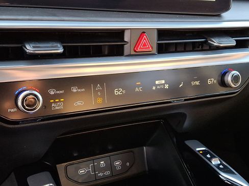 Used 2024 Kia Sorento SX Prestige w/ Olive Brown Leather Package image 16