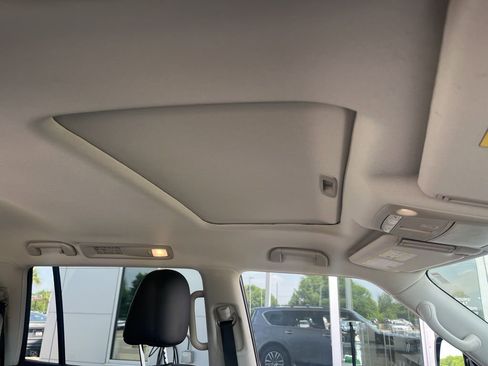 Used 2022 Nissan Armada SL RWD image 25